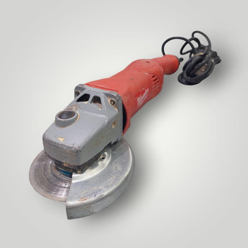AMOLADORA MILWAUKEE AG16-125QXE de segunda mano · Amoladoras — Como nuevo