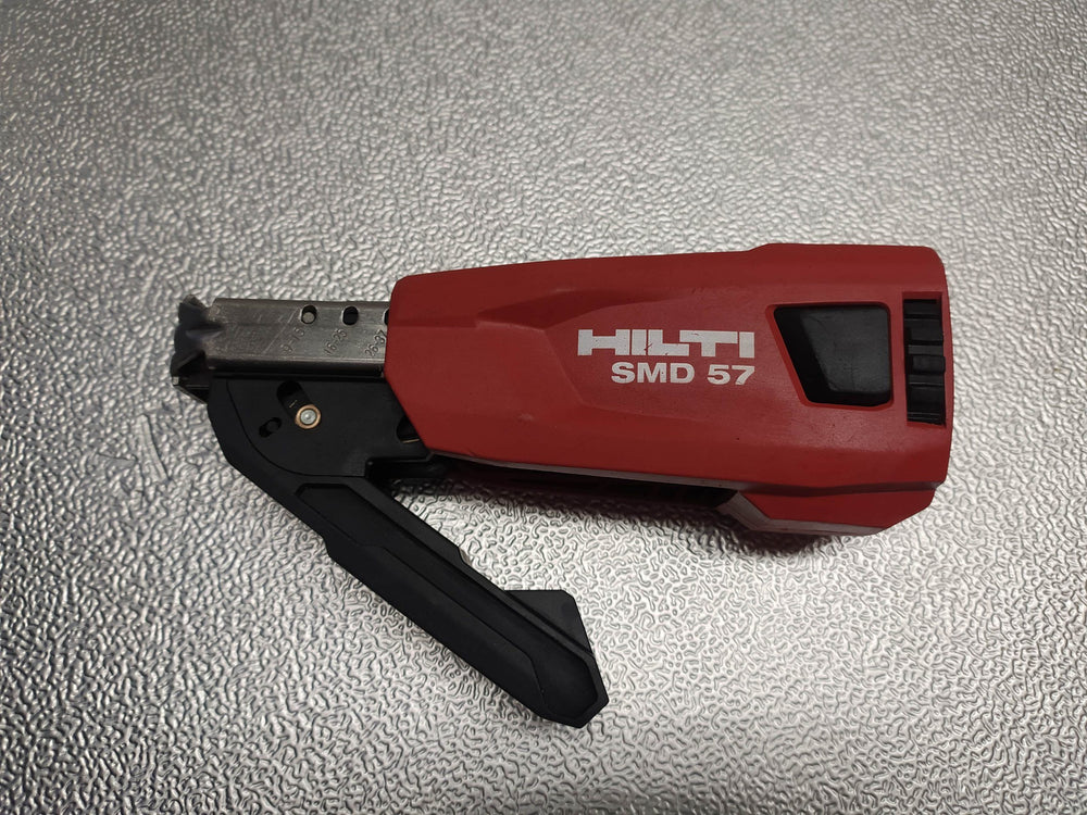 HILTI SMD 57 Cargador de tornillos de segunda mano — Bueno