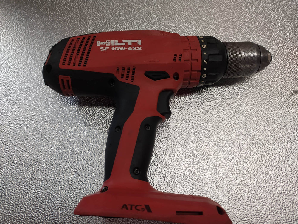 HILTI SF 10W-A22 ATORNILLADORA TALADRO A BATERÍA de segunda mano · Taladros — Bueno