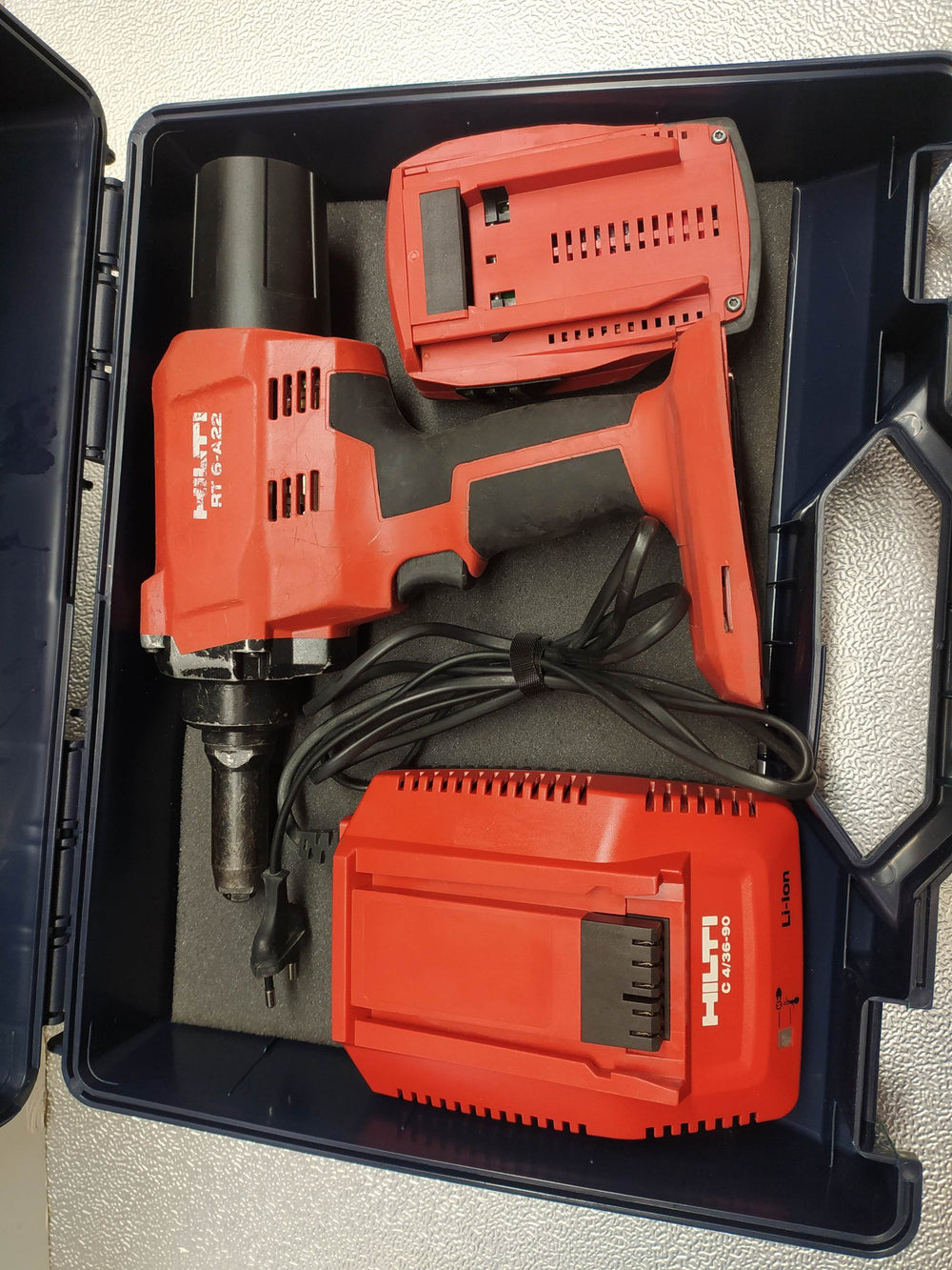 HILTI KIT RT 6-A22 REMACHADORA A BATERÍA de segunda mano · Amoladoras — Bueno