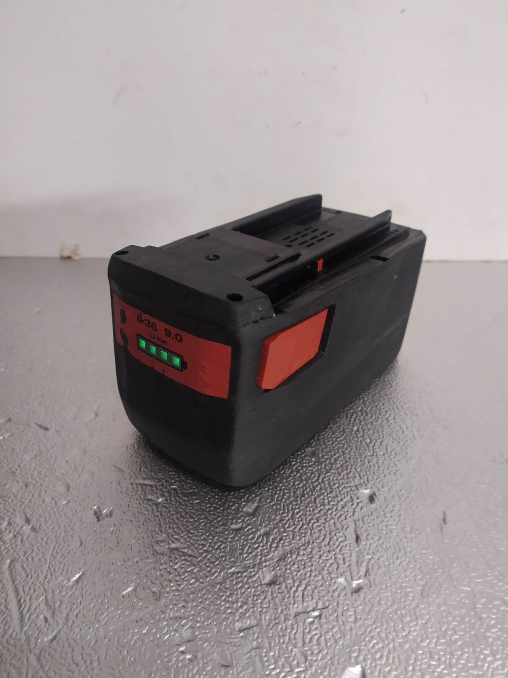 BATERÍA B36 9.0 36V HILTI de segunda mano — Bueno