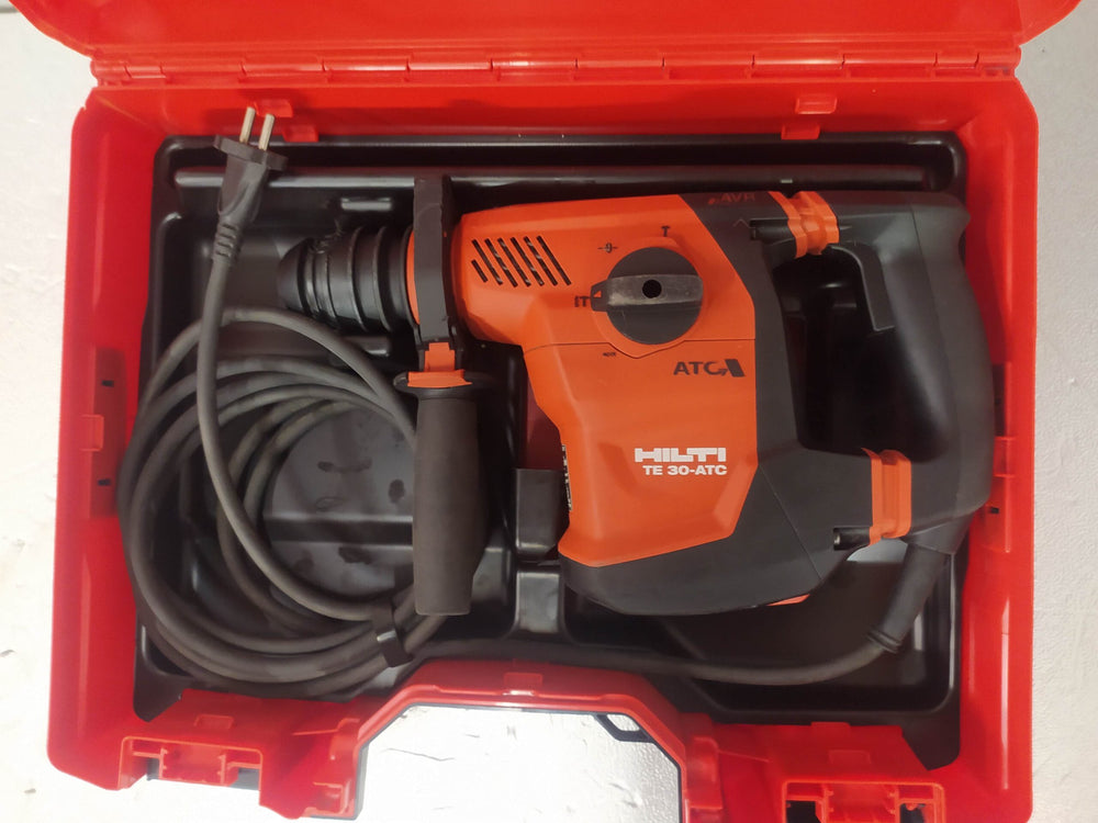 TE 30-ATC HILTI de segunda mano · Taladros — Bueno