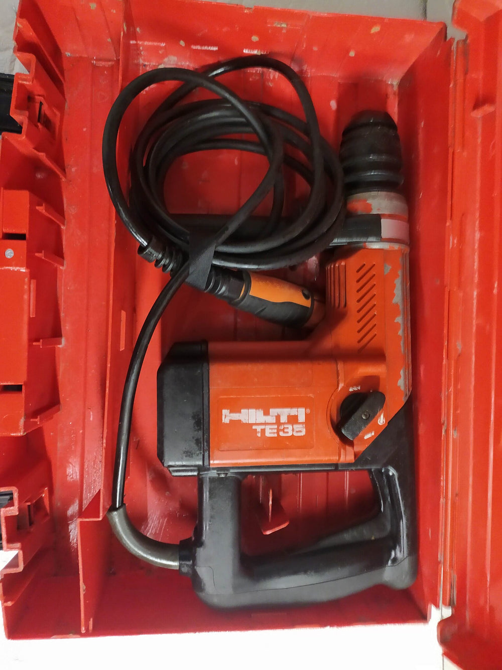 TE 35 HILTI de segunda mano · Taladros — Bueno