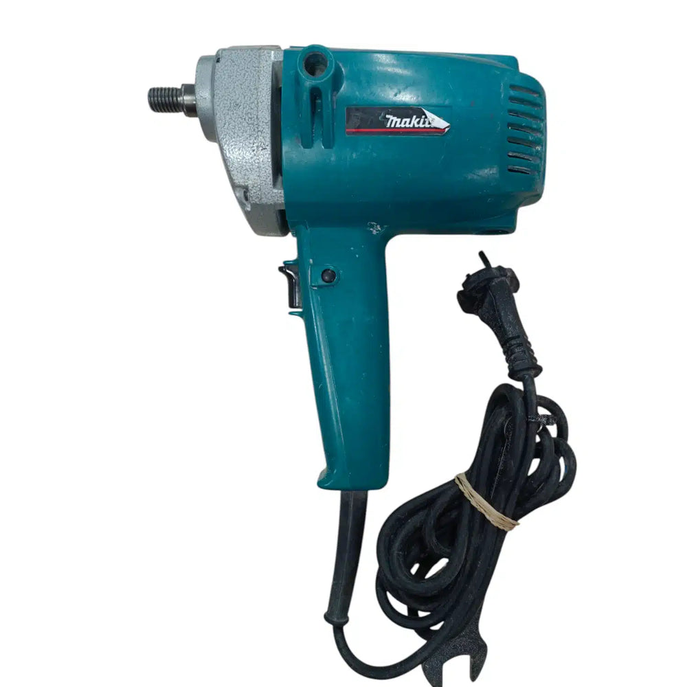 LIJADORA DE DISCO 180MM MAKITA 9218SB 570W de segunda mano · Lijadoras — Como nuevo