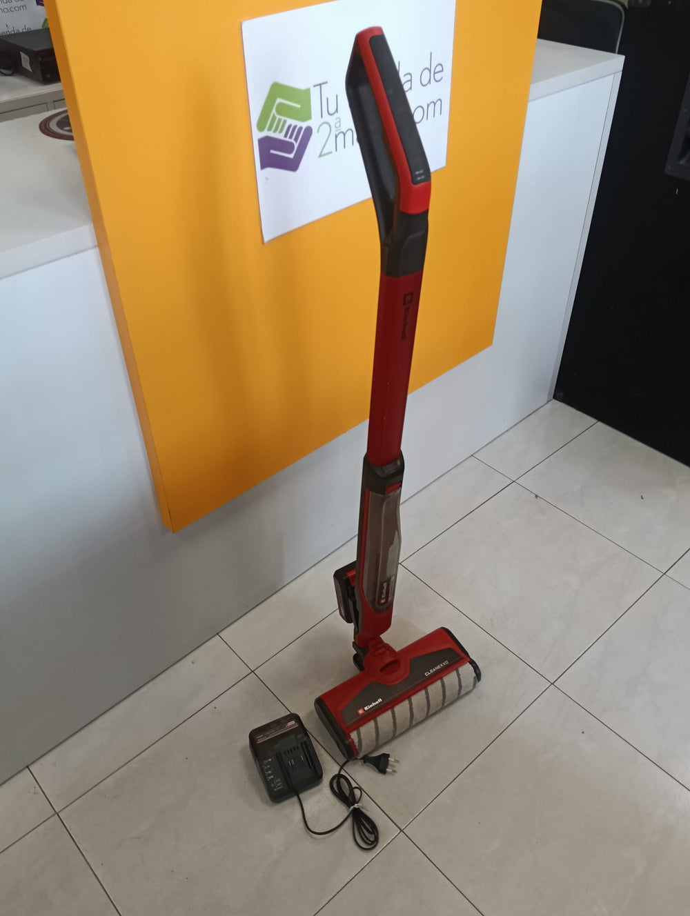 LIMPIADOR DE SUELOS EINHELL CLEANEXXO + BAT. 2.5AH + CARGADOR de segunda mano — Bueno
