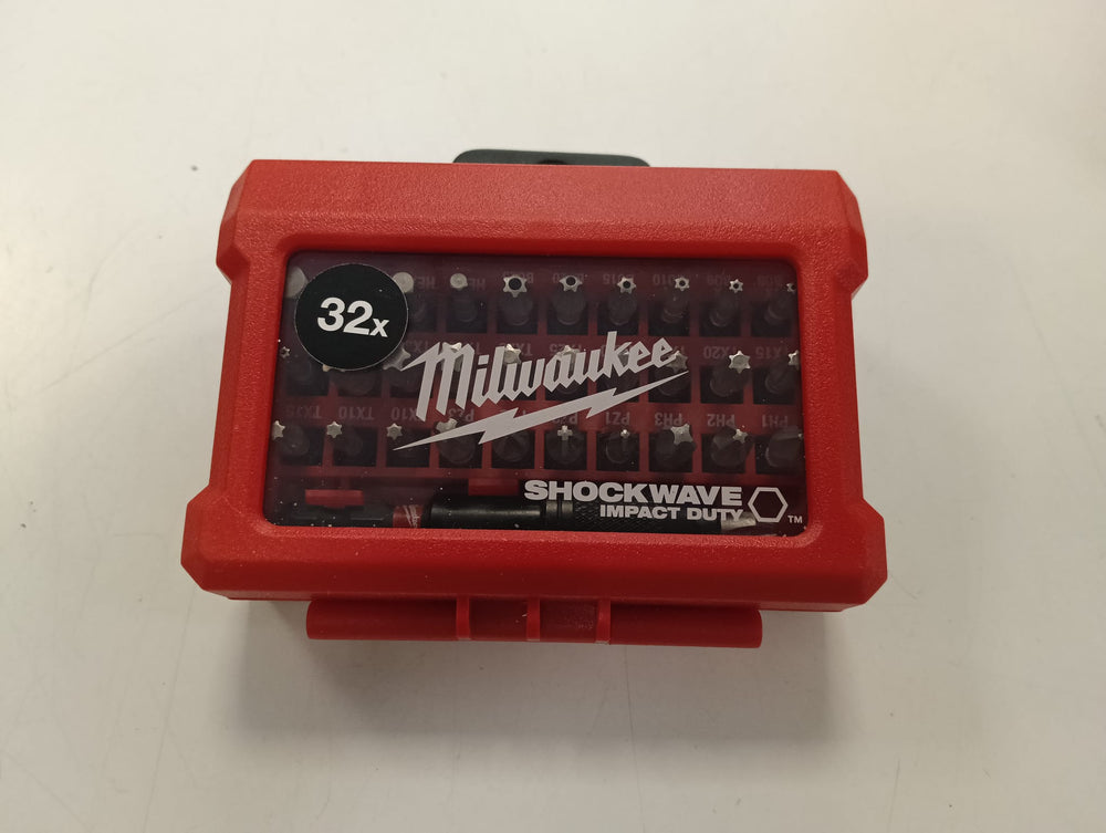 JUEGO DE PUNTAS MILWAUKEE X32 4932464240 de segunda mano — Bueno