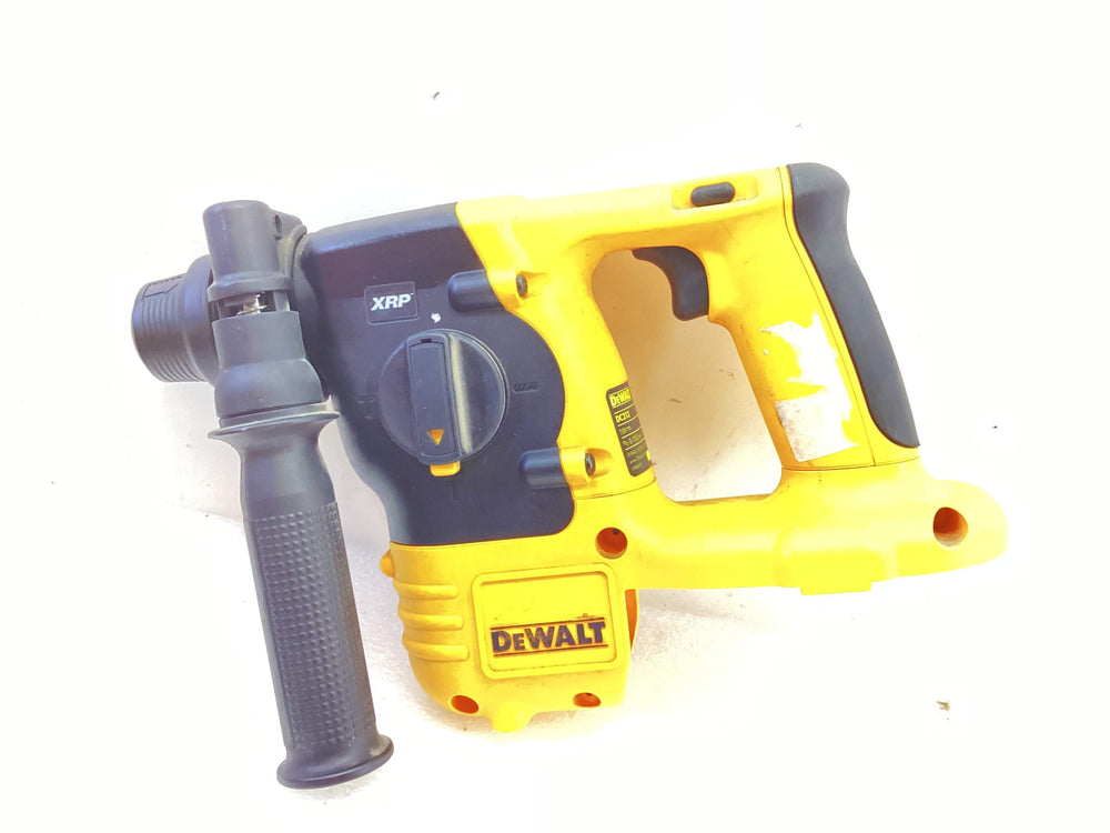Martillo a Bateria Dewalt dc213 de segunda mano · Martillos y percutores — Como nuevo