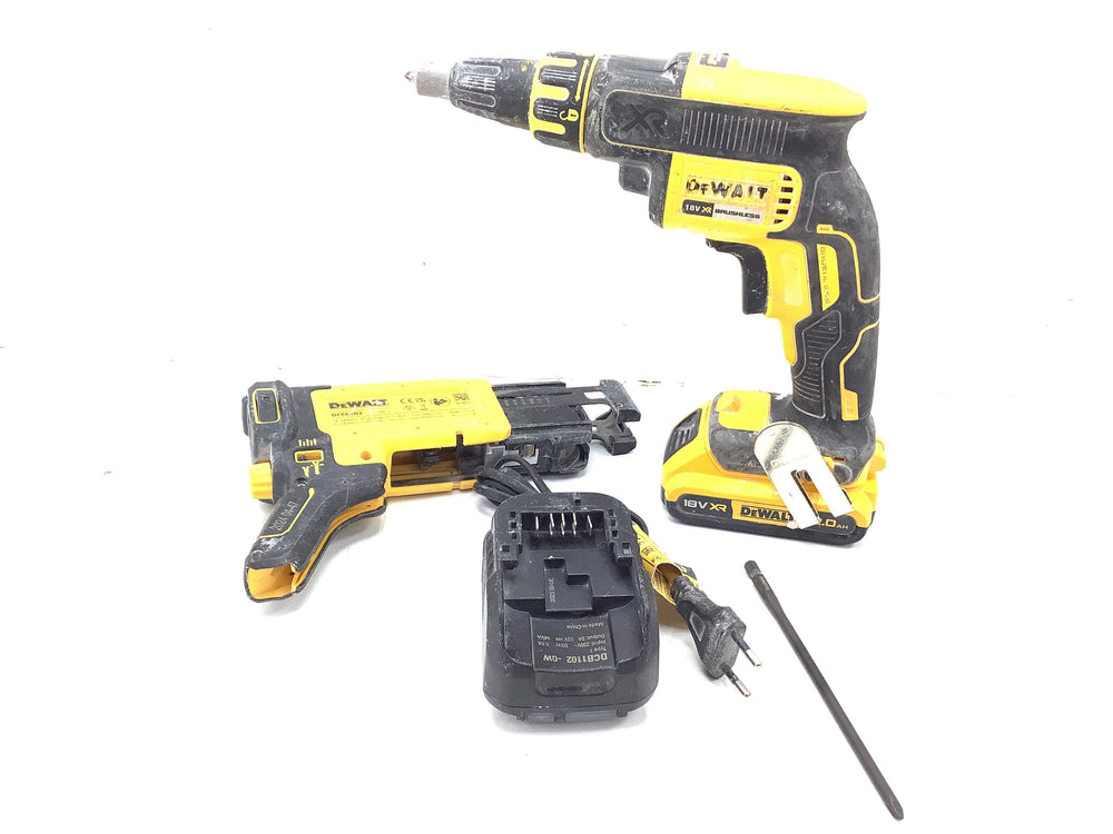 Atornillador a Bateria Dewalt dcf620 + dcf6202 de segunda mano · Atornilladores — Con uso