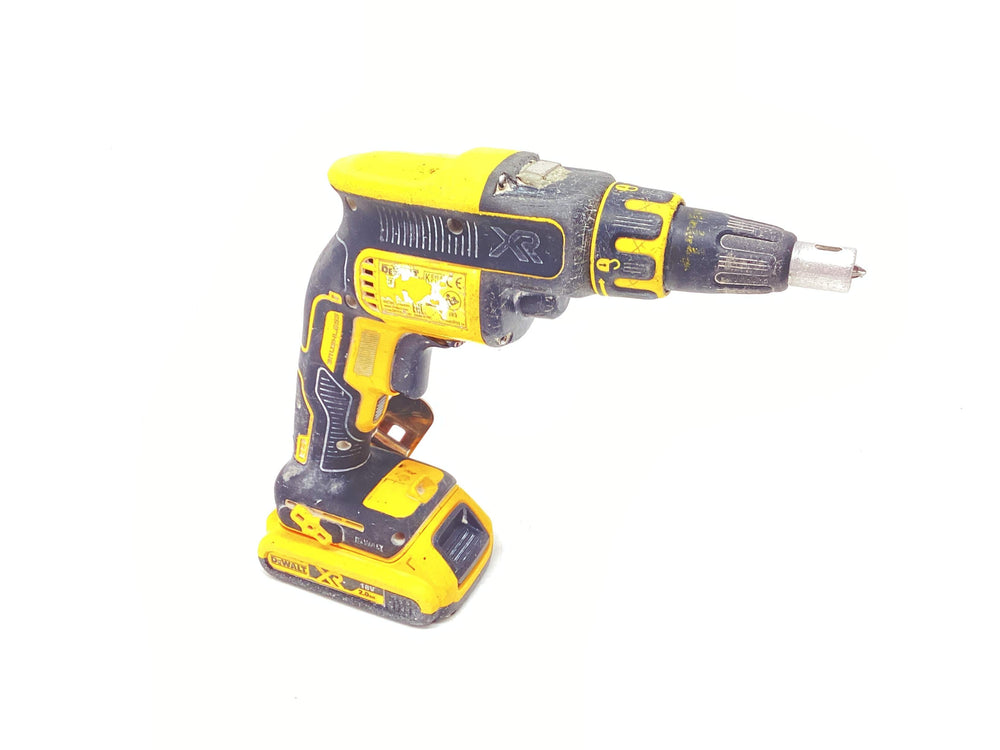 Atornillador a Bateria Dewalt dcf620 xr de segunda mano · Atornilladores — Con uso