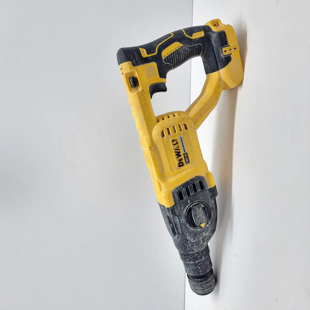 Taladro a Bateria Dewalt dch133 de segunda mano · Taladros — Con uso