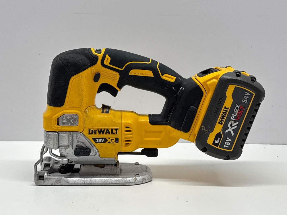 Sierra Calar Dewalt dcs334 de segunda mano · Sierras — Bueno