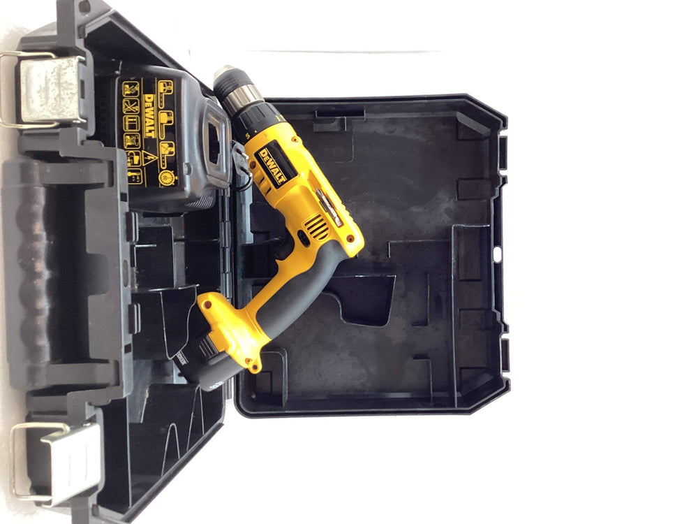 Taladro a Bateria Dewalt dw976 de segunda mano · Taladros — Con uso