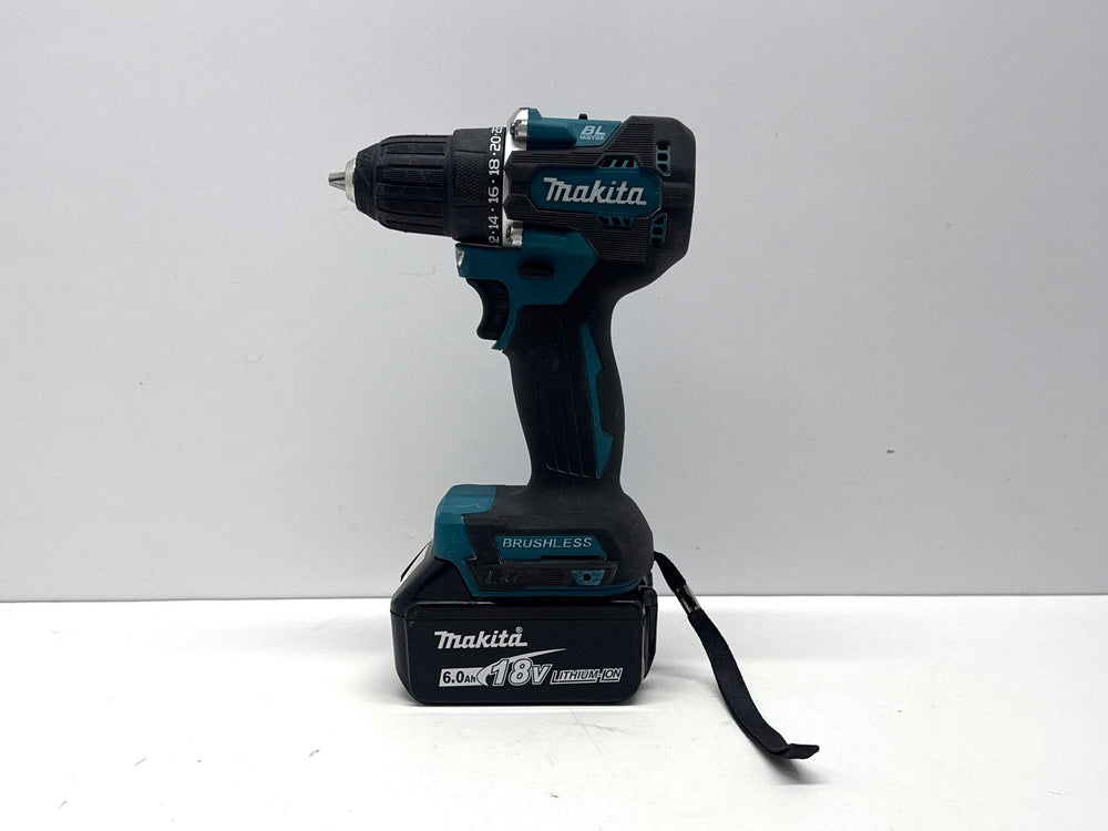 Taladro a Bateria Makita ddf487 de segunda mano · Taladros — Como nuevo