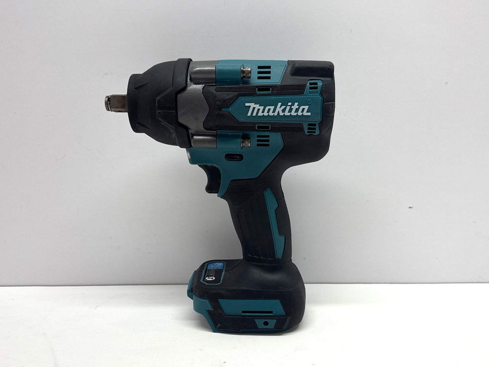 Taladro a Bateria Makita dtw700 de segunda mano · Taladros — Bueno