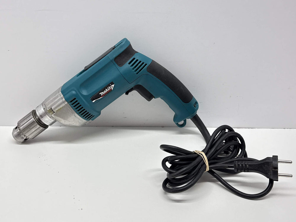 Taladro Electrico Makita Makita dp4002 de segunda mano · Taladros — Como nuevo
