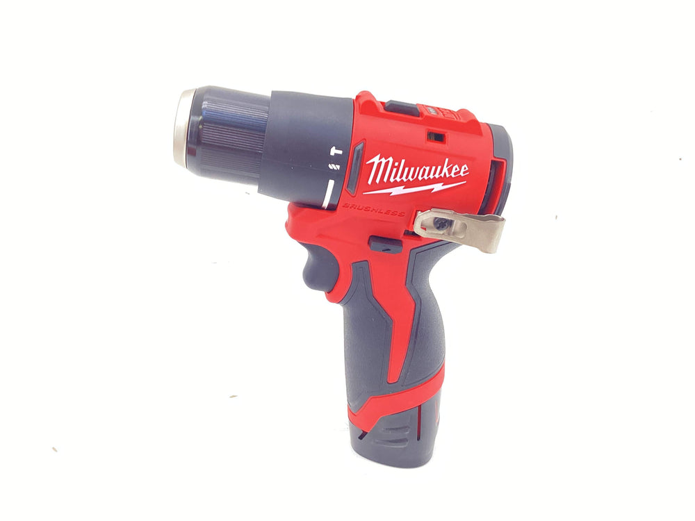 Taladro a Bateria Milwaukee m12 Blpdrc de segunda mano · Taladros — Revisado