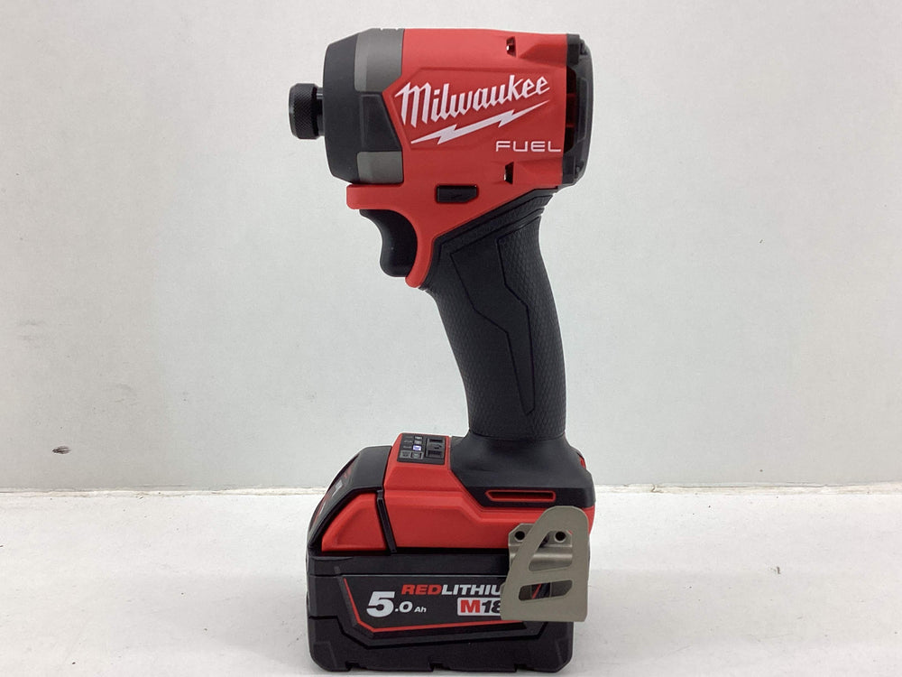 Atornillador a Bateria Milwaukee m18 fid3-502x de segunda mano · Atornilladores — Revisado