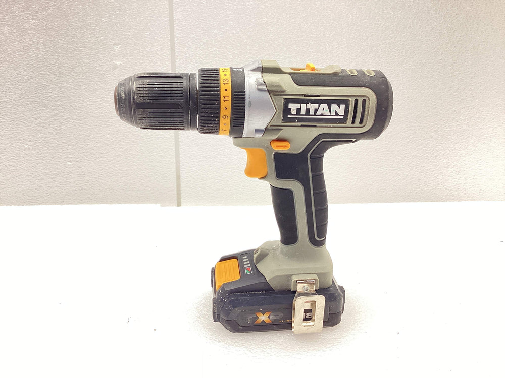 Taladro a Bateria Titan tti884com de segunda mano · Taladros — Con uso