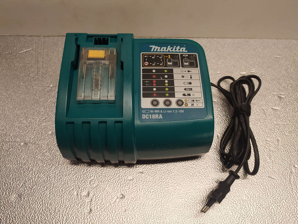 MAKITA DC18RA CARGADOR de segunda mano — Bueno