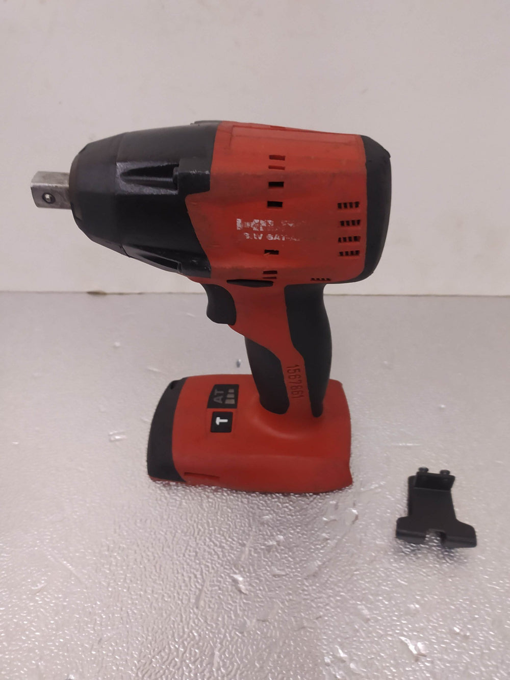 HILTI SIW 6AT-A22 LLAVE DE IMPACTO A BATERÍA de segunda mano · Atornilladores — Bueno