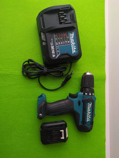 DF331D MAKITA TALADRO ATORNILLADOR A BATERÍA KIT de segunda mano · Taladros — Bueno