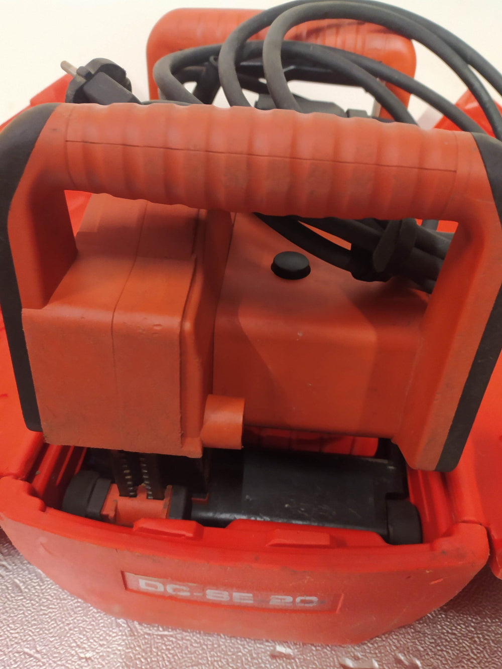 DC-SE 20 HILTI RANURADORA de segunda mano — Bueno