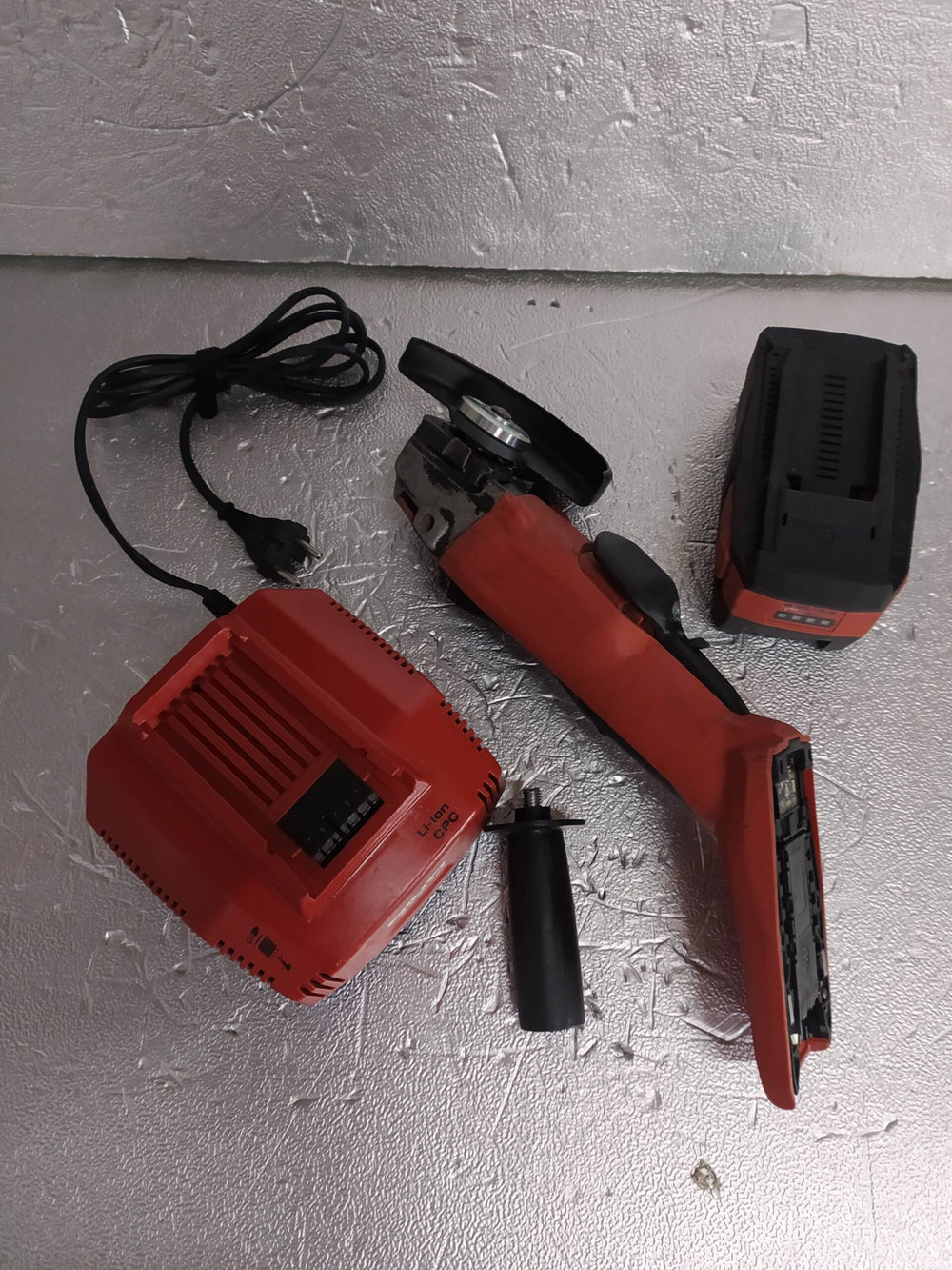 AG 125-A36 HILTI RADIAL de segunda mano · Amoladoras — Bueno