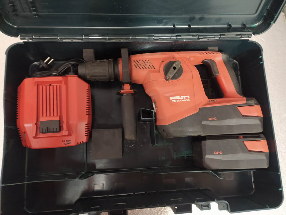 TE 300-A36 HILTI de segunda mano · Taladros — Bueno