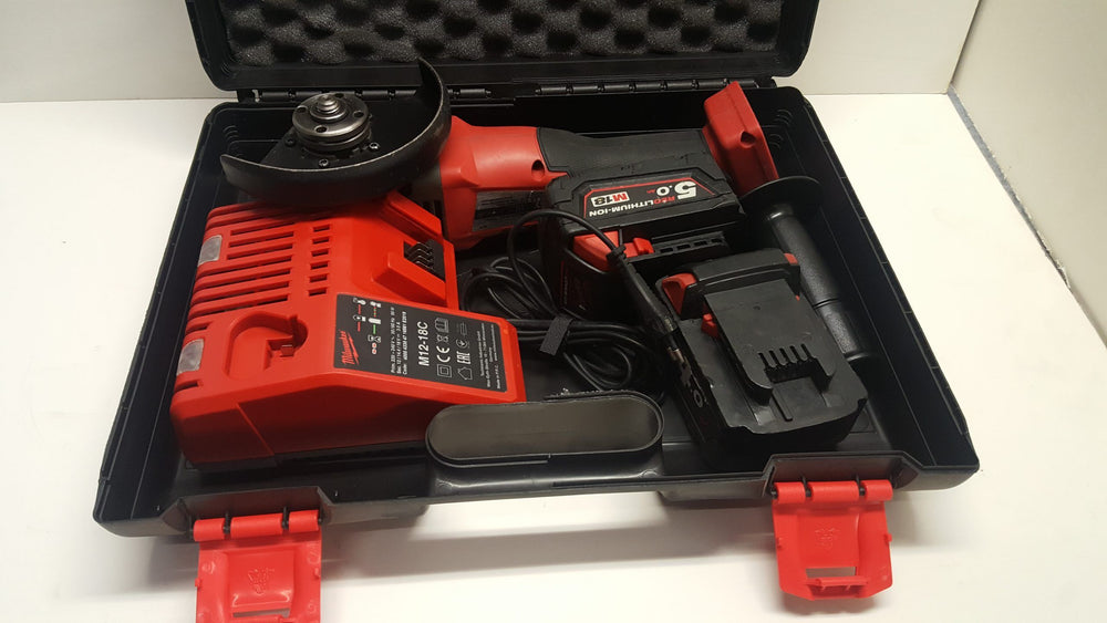 MILWAUKEE KIT M18CAG125X AMOLADORA A BATERÍA de segunda mano · Amoladoras — Bueno
