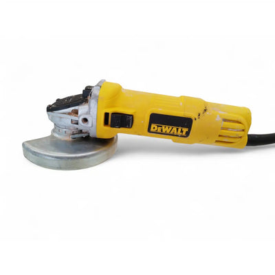 AMOLADORA DEWALT DWE4056 + TUERCAS de segunda mano · Amoladoras — Como nuevo