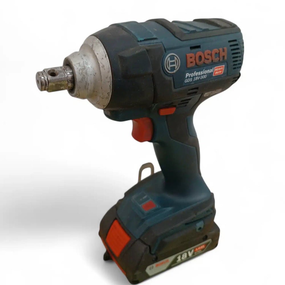 ATORNILLADOR DE IMPACTO BOSCH GDS 18V-300 + CARGADOR Y 2 BATERIAS CON MALETIN de segunda mano · Atornilladores — Como nuevo