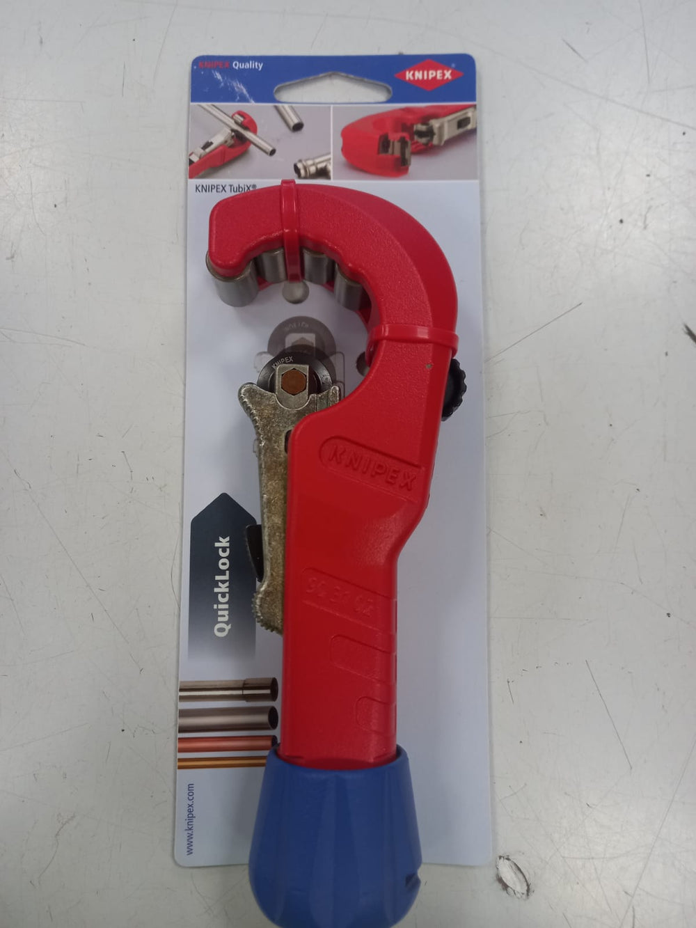 CORTATUBOS TUBIX KNIPEX 90 31 02 BK de segunda mano — Como nuevo