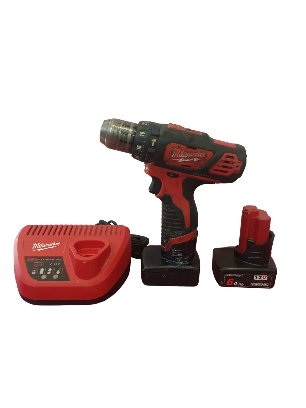 Milwaukee M12 BPD Taladro Atornillador con 2 Baterías 12v 6.0Ah Roja — Verificado de segunda mano · Taladros — Bueno