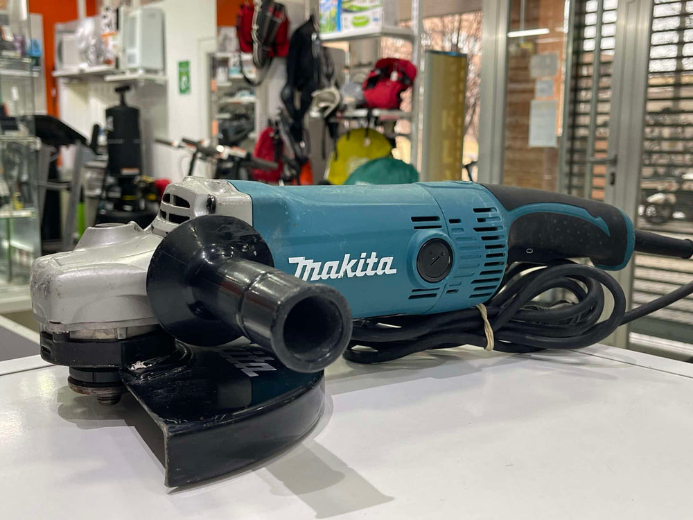 AMOLADORA MAKITA GA9050R 2000W de segunda mano · Amoladoras — Como nuevo (2)