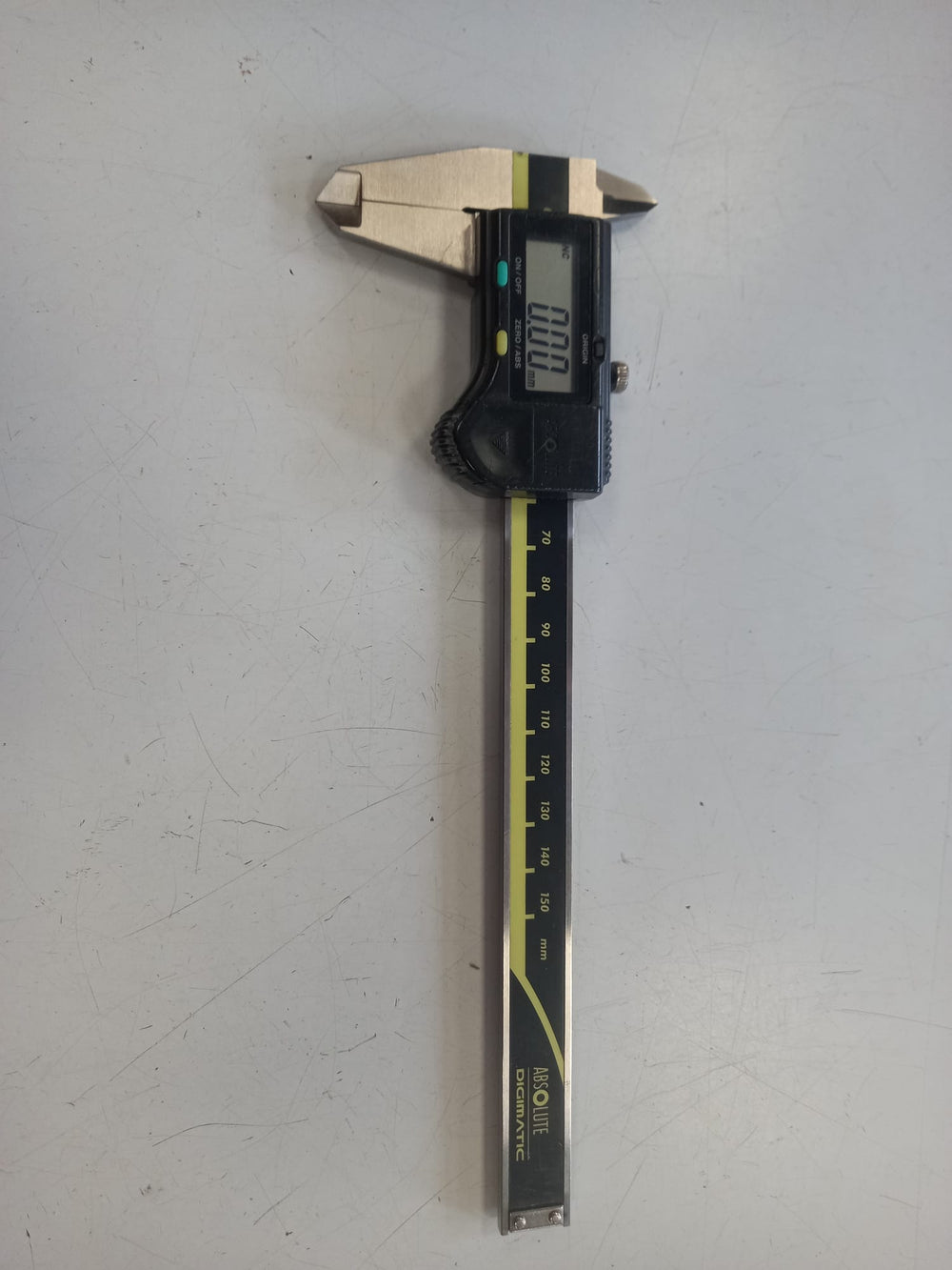 Mitutoyo CD-15CPX de segunda mano · Medición — Bueno