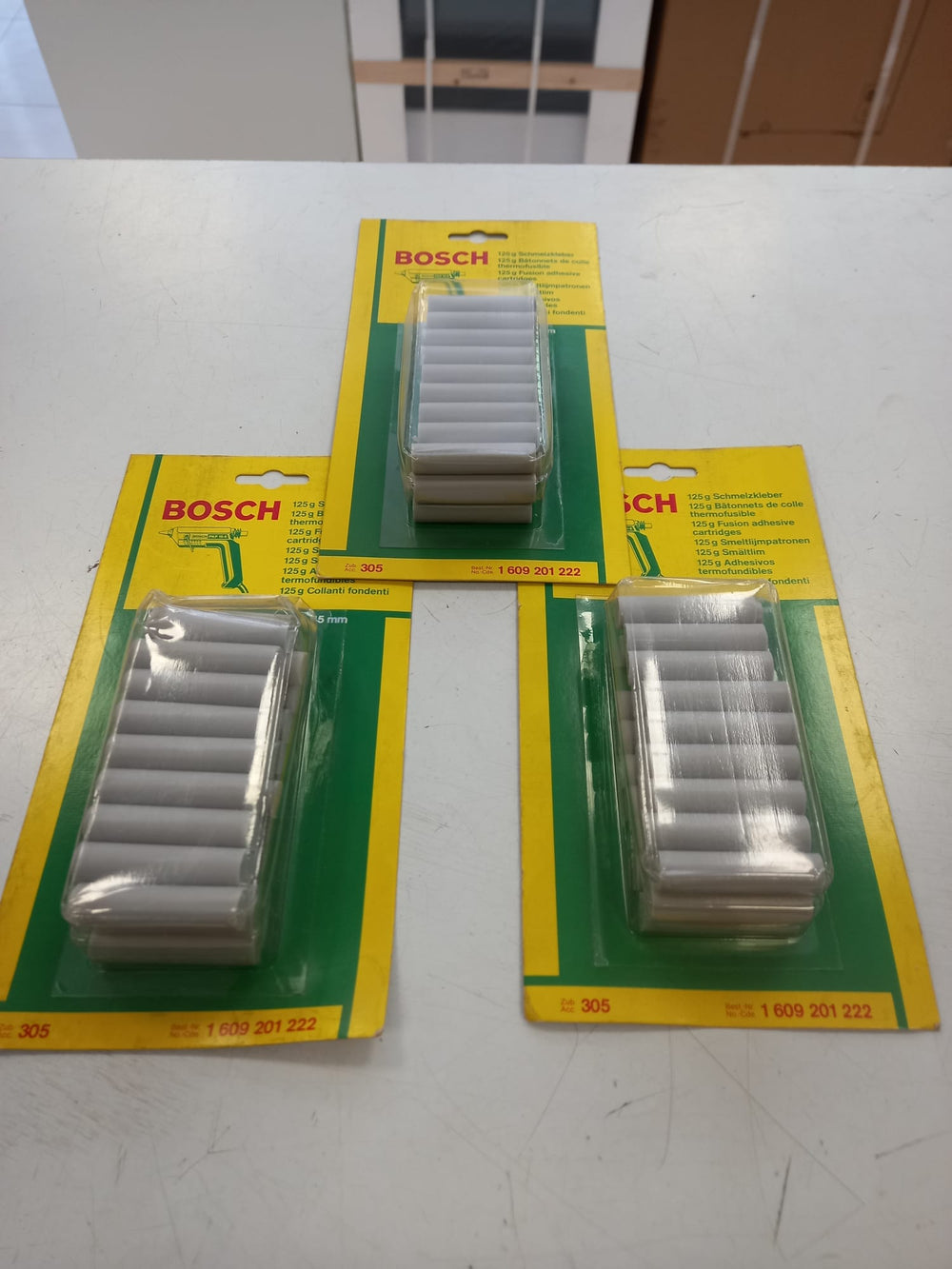 ADHESIVO SILICONA TERMOFUNDIBLE GRIS BOSCH 125 GR de segunda mano — Bueno