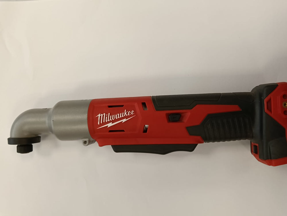 ATORNILLADOR IMPACTO ANGULAR MILWAUKEE M18 BRAID de segunda mano · Atornilladores — Bueno