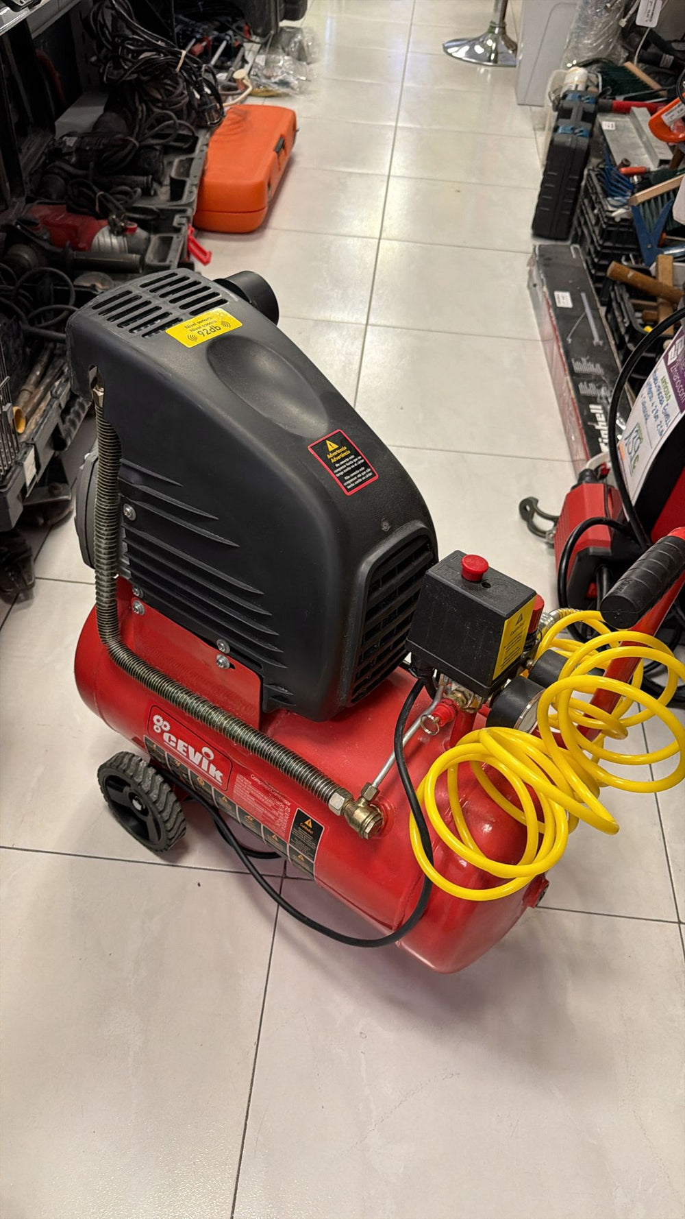 COMPRESOR CEVIK TORNADO 25 2HP de segunda mano — Bueno