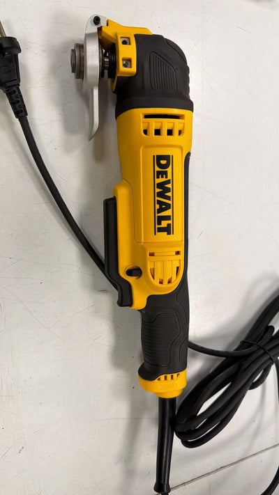 MULTIHERRAMIENTA DEWALT DWE315-QS (SIN ACCESORIOS) de segunda mano — Bueno