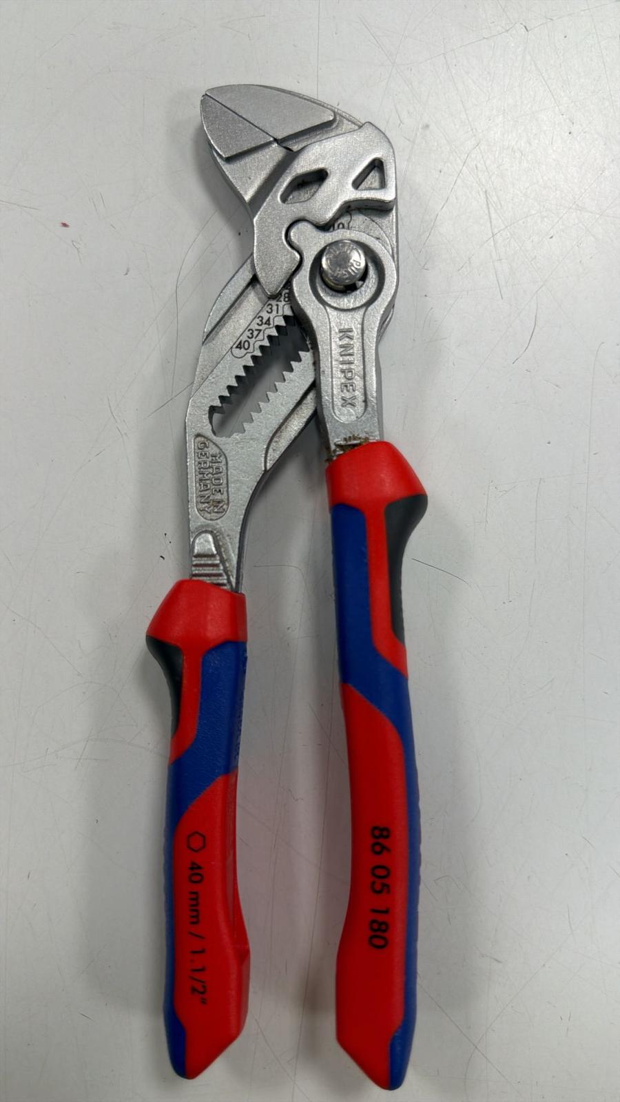 TENAZA LLAVE ALICATE KNIPEX 8605180 de segunda mano — Bueno