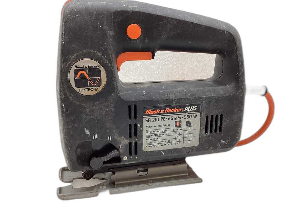 Sierra Calar Black And Decker sr 210 pe de segunda mano · Sierras — Con uso