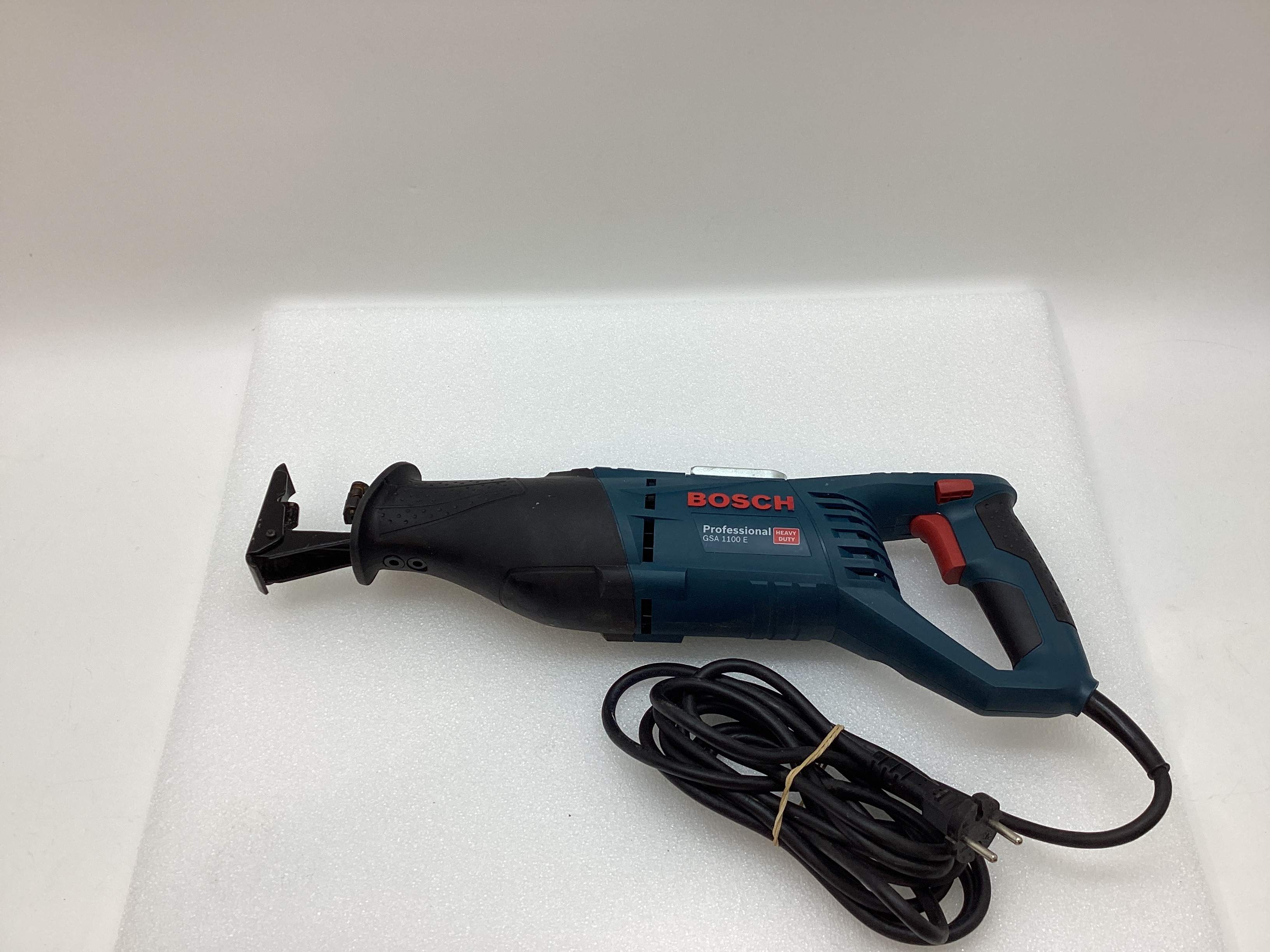 Sierra Sable Bosch Gsa 1100 e de segunda mano · Sierras — Con uso
