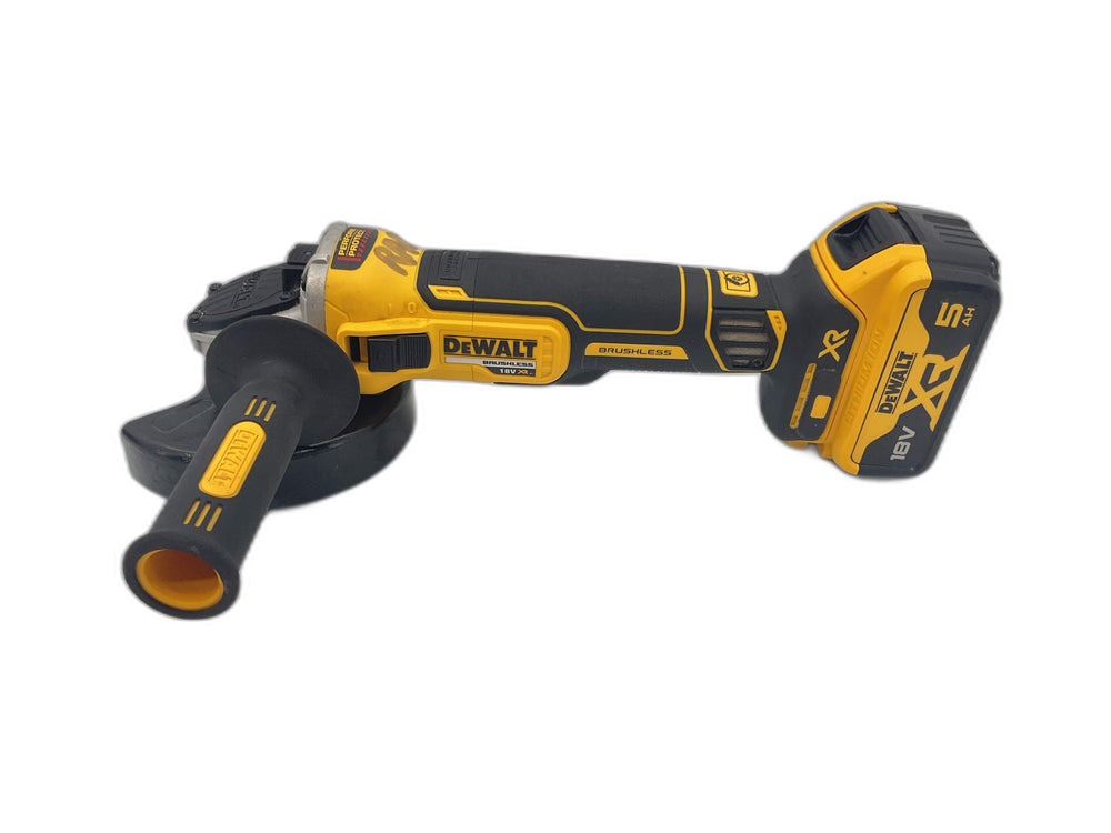 Radial Dewalt 18v xr Brushless de segunda mano · Amoladoras — Revisado