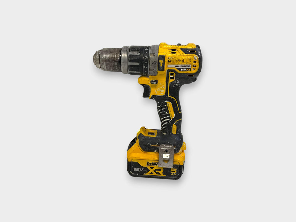 Taladro a Bateria Dewalt dcd796 ty11 de segunda mano · Taladros — Con uso