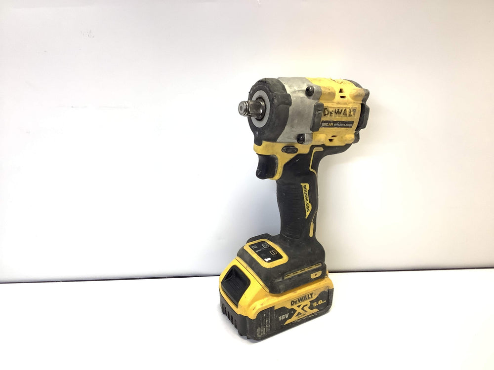 Taladro a Bateria Dewalt dcf921 de segunda mano · Taladros — Con uso