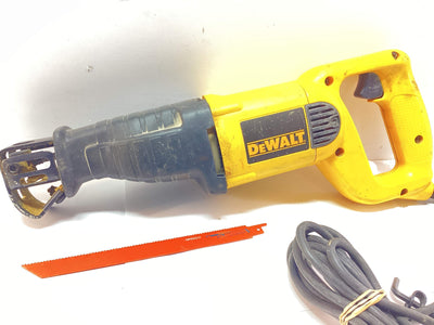 Sierra Sable Dewalt dw303-qs de segunda mano · Sierras — Con uso