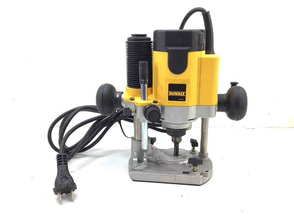 Fresadora Dewalt dw621kt de segunda mano · Fresadoras — Como nuevo