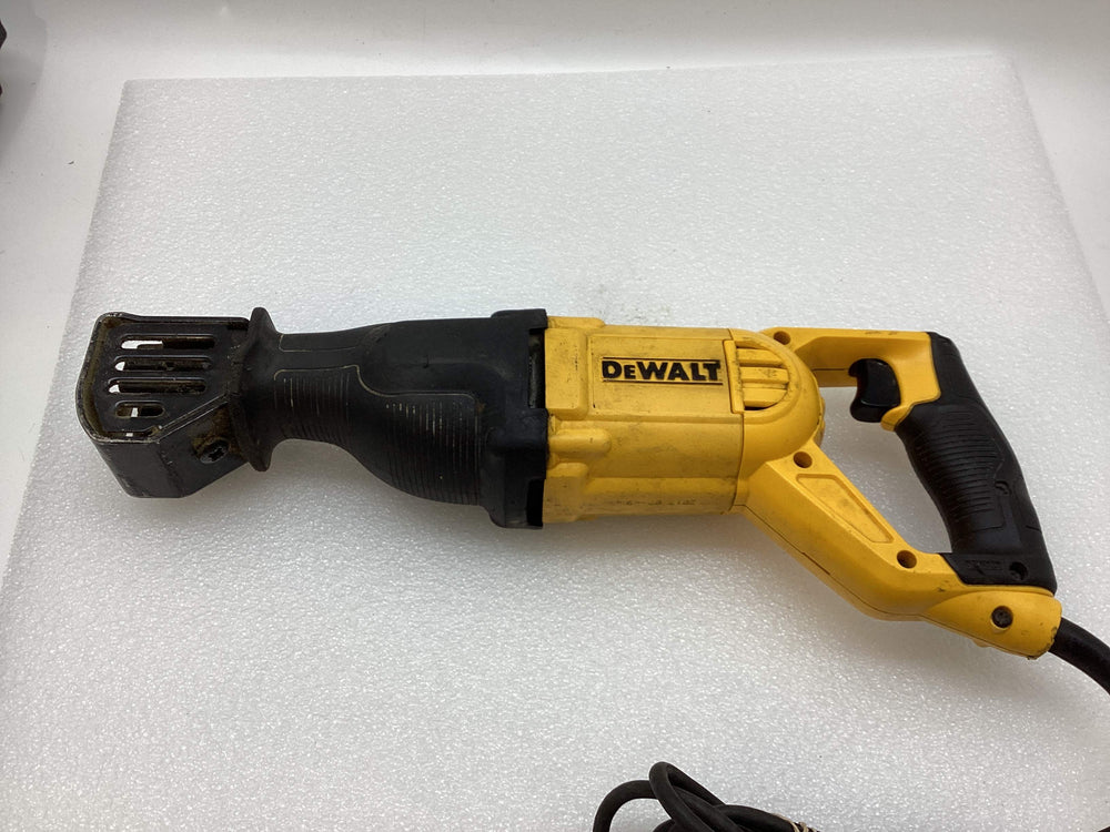 Sierra Sable Dewalt dwe305 de segunda mano · Sierras — Con uso