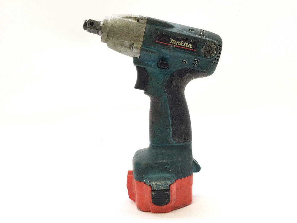 Taladro a Bateria Makita 6918fd de segunda mano · Taladros — Con uso