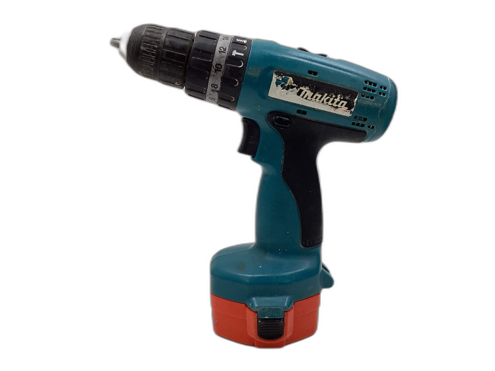 Taladro a Bateria Makita 8280d de segunda mano · Taladros — Con uso